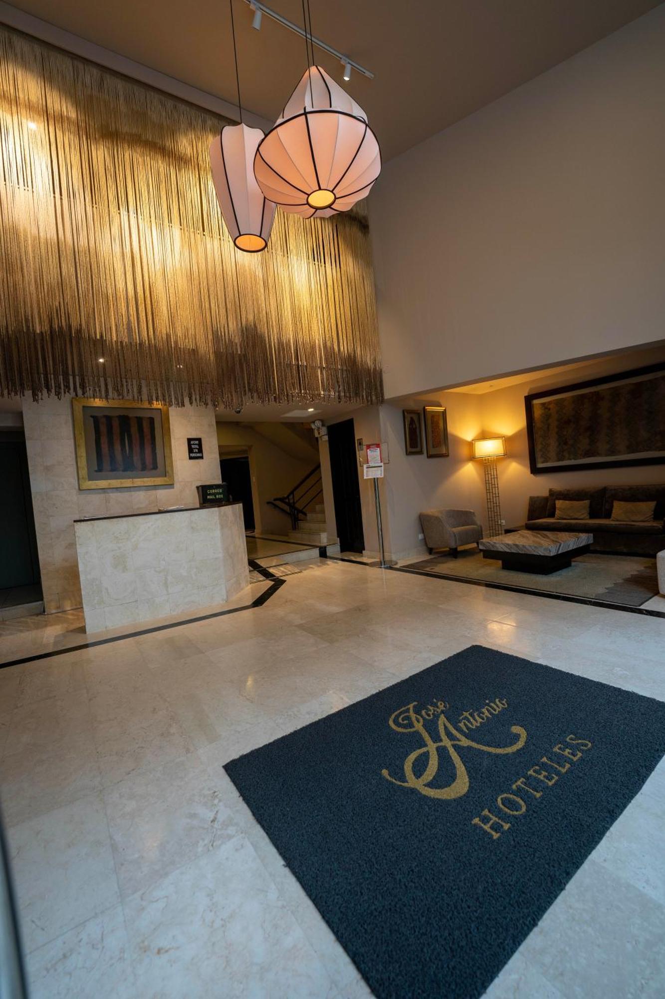 Hotel Jose Antonio Executive à Lima Extérieur photo